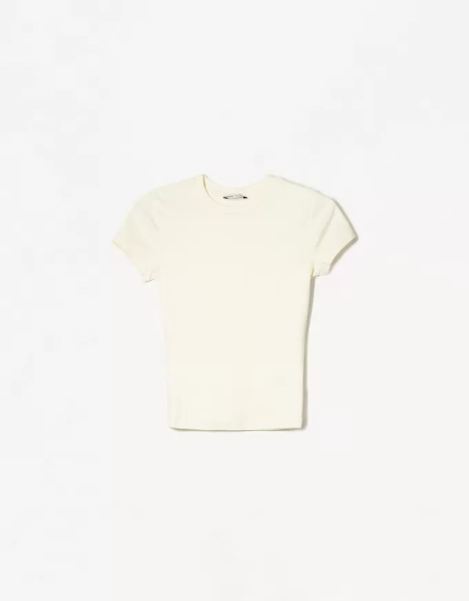 Short sleeve T-shirt with a scoop neck Short sleeve T-shirt with a scoop neck