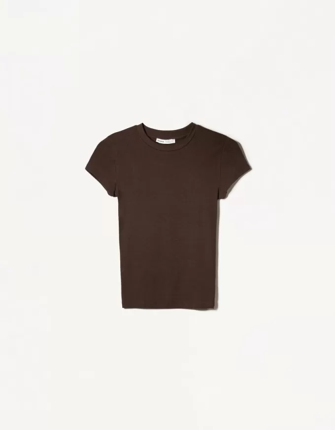Short sleeve T-shirt with a scoop neck Short sleeve T-shirt with a scoop neck