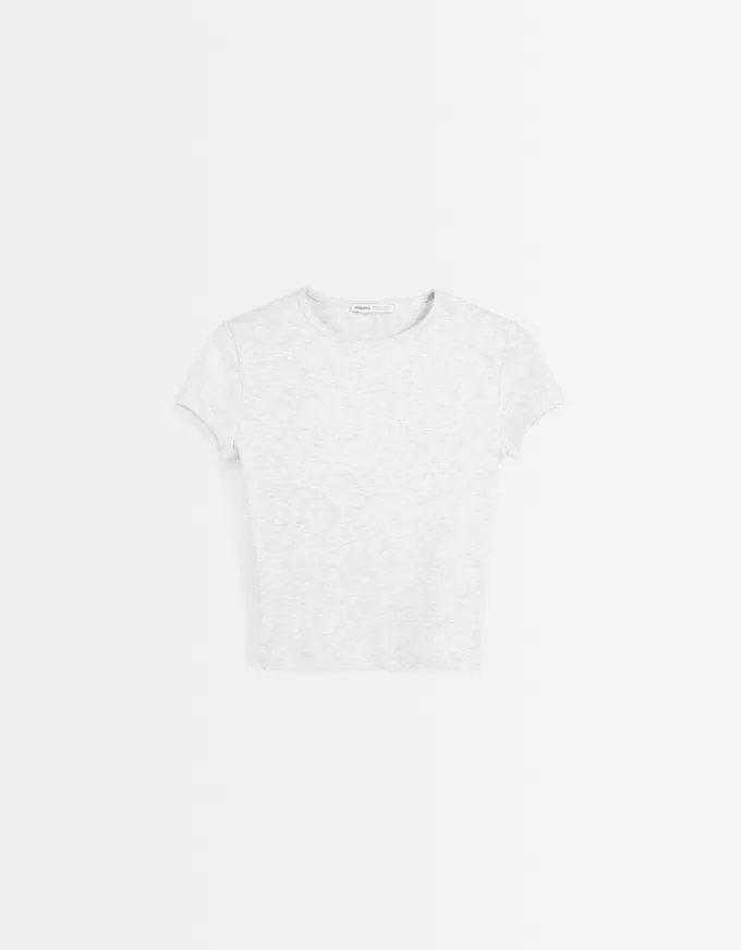 Short sleeve T-shirt with a scoop neck