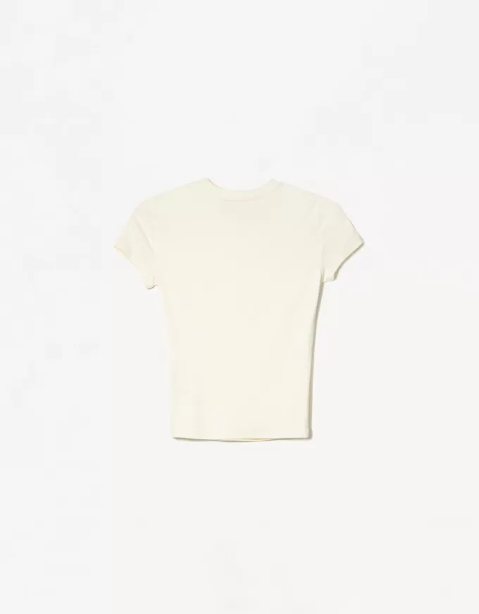 Short sleeve T-shirt with a scoop neck Short sleeve T-shirt with a scoop neck