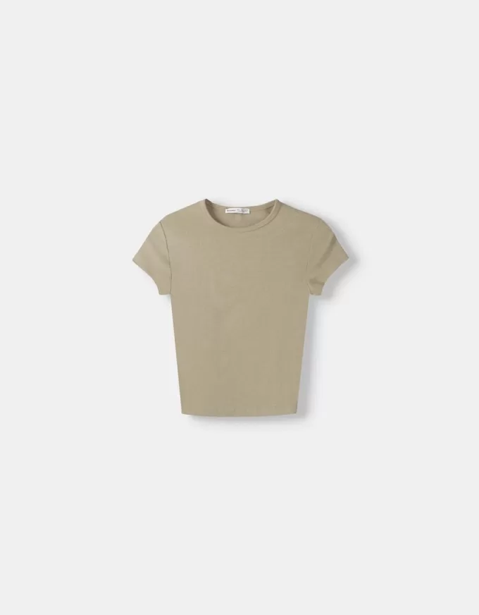 Short sleeve T-shirt with a scoop neck Short sleeve T-shirt with a scoop neck