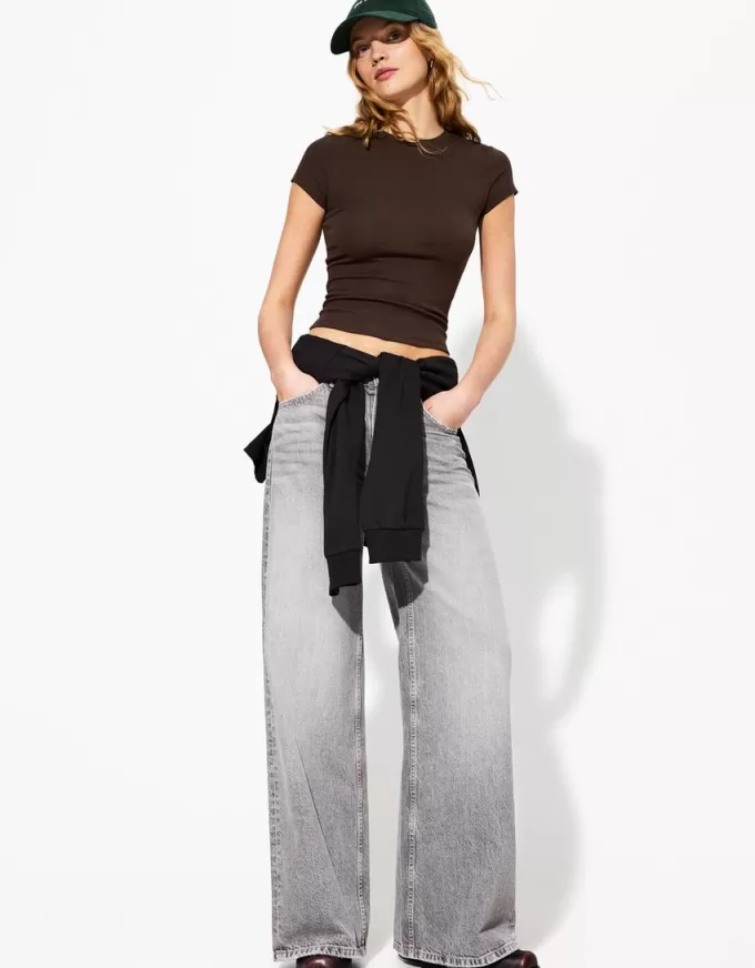 Short sleeve T-shirt with a scoop neck Short sleeve T-shirt with a scoop neck