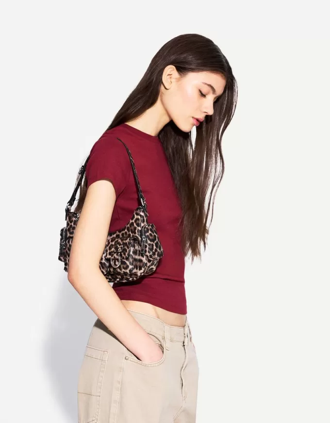 Short sleeve T-shirt with a scoop neck Short sleeve T-shirt with a scoop neck