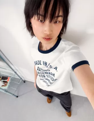 Short sleeve T-shirt with contrast print