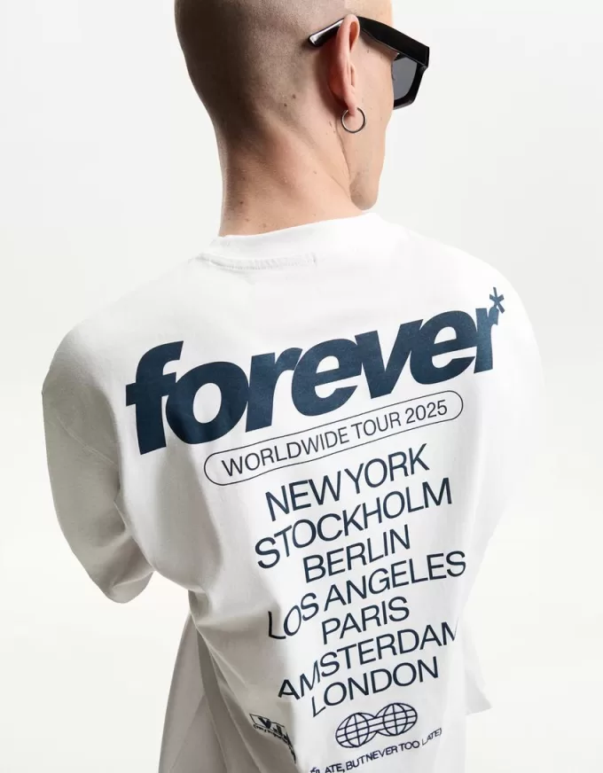 Short sleeve T-shirt with embroidery Short sleeve T-shirt with embroidery