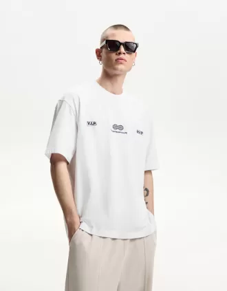 Short sleeve T-shirt with embroidery