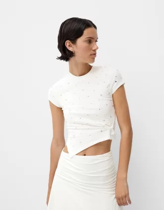 Short sleeve asymmetric T-shirt with studs
