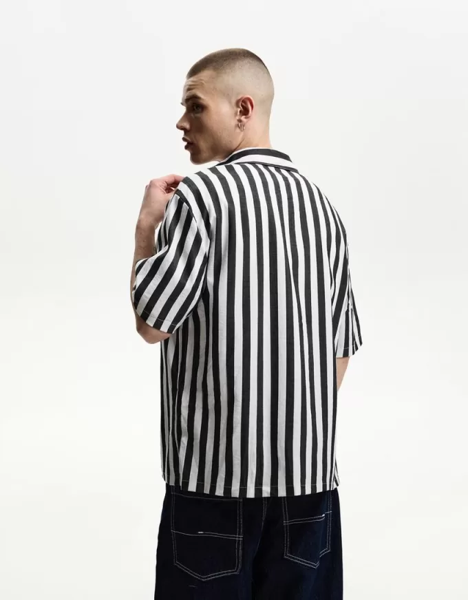 Short sleeve relaxed fit shirt Short sleeve relaxed fit shirt