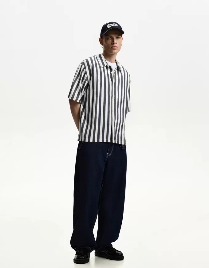 Short sleeve relaxed fit shirt