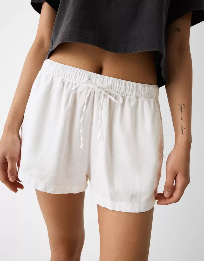 Shorts with elastic waistband detail Shorts with elastic waistband detail