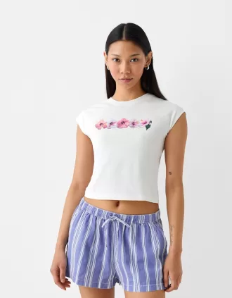 Shorts with elastic waistband detail