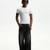 Slim-fit short sleeve T-shirt with seams