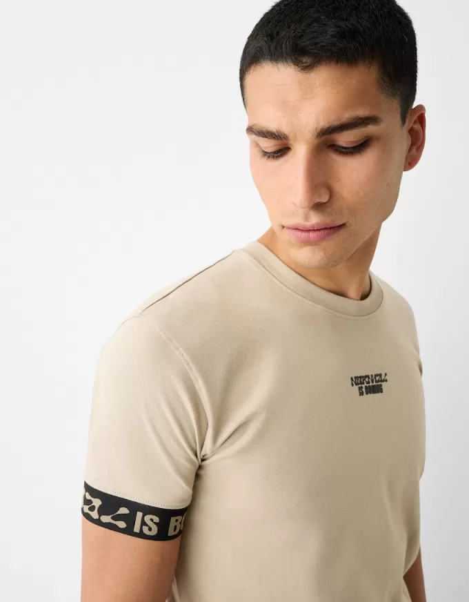 Slim-fit short sleeve T-shirt with stripe detail