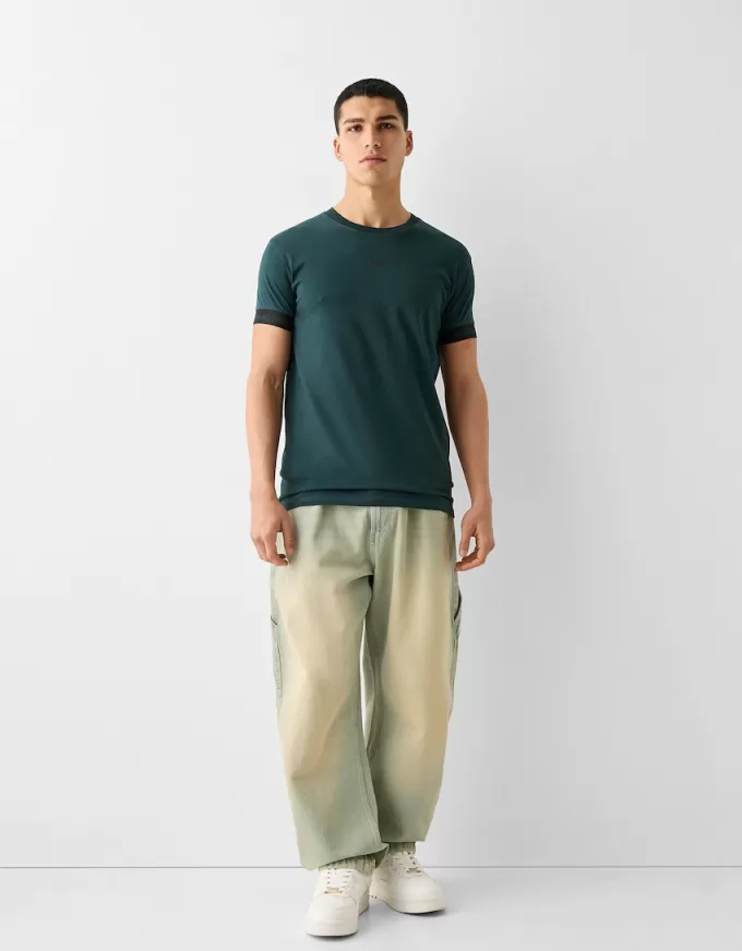 Slim-fit short sleeve T-shirt with stripe detail Slim-fit short sleeve T-shirt with stripe detail