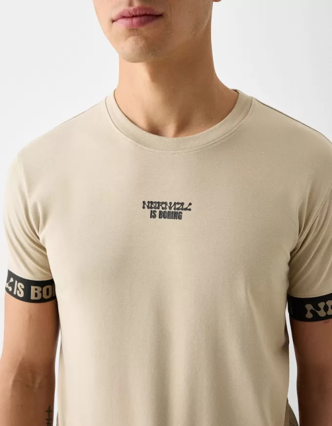 Slim-fit short sleeve T-shirt with stripe detail