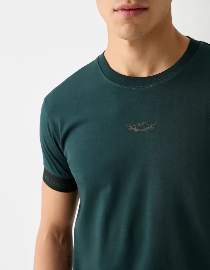 Slim-fit short sleeve T-shirt with stripe detail Slim-fit short sleeve T-shirt with stripe detail