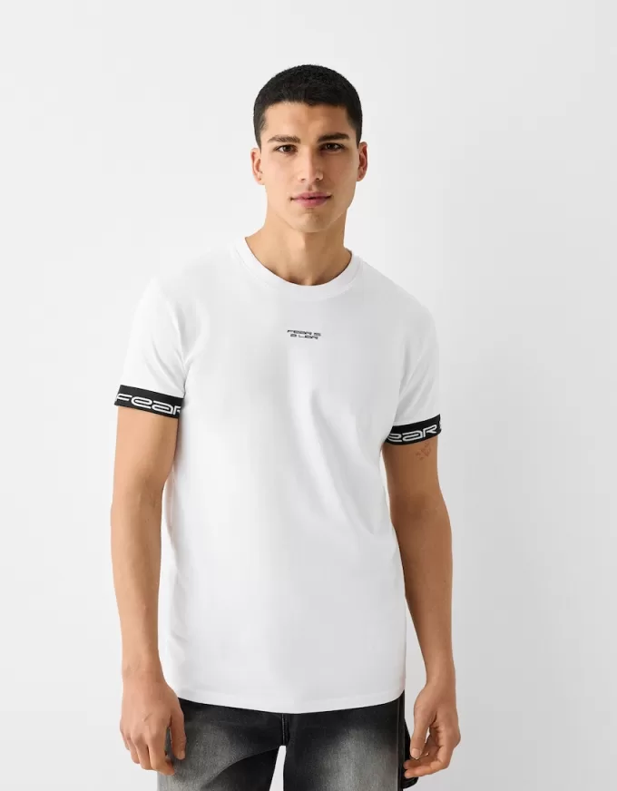 Slim-fit short sleeve T-shirt with stripe detail