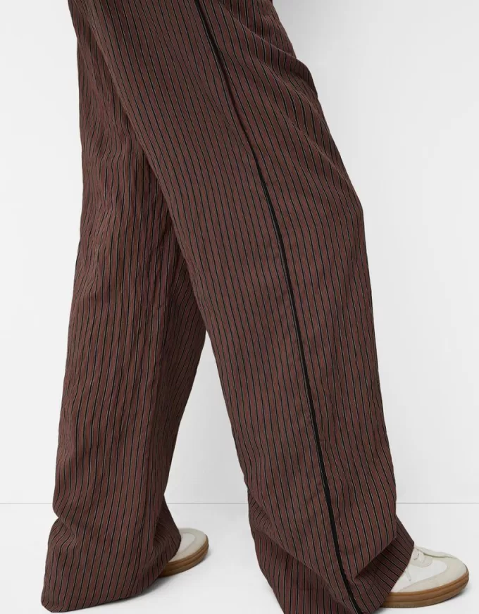 Straight-fit striped pants with elastic waist Straight-fit striped pants with elastic waist