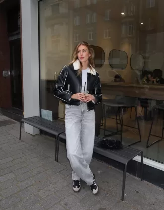 Straight fit wide-leg jeans