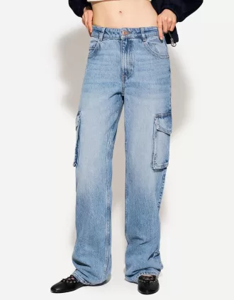 Straight-leg cargo jeans