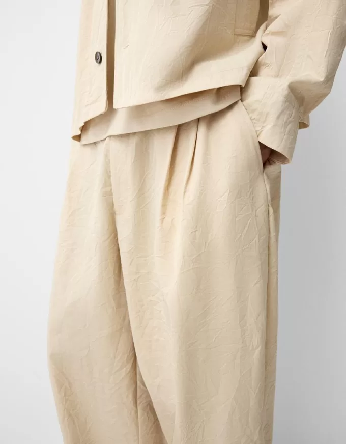 Super baggy creased pants Super baggy creased pants