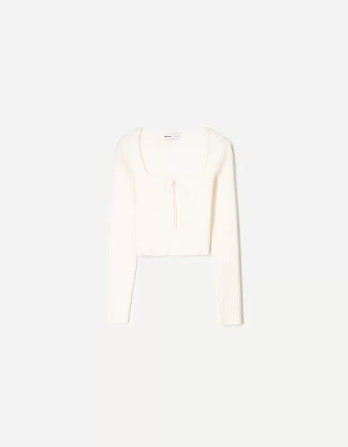 Sweater with a square neckline and bow Sweater with a square neckline and bow