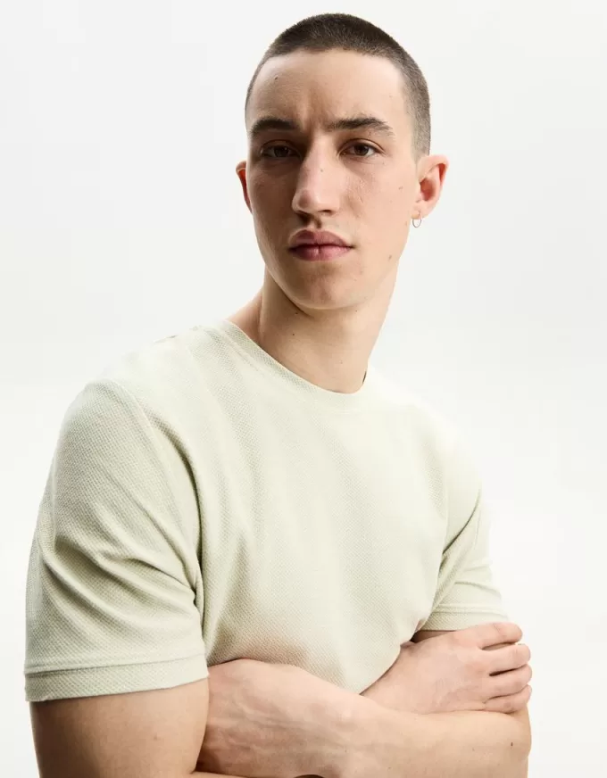 Textured short sleeve T-shirt Textured short sleeve T-shirt