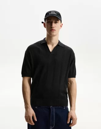Textured short sleeve polo shirt