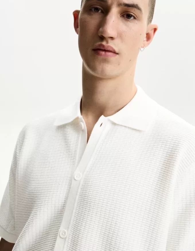 Textured short sleeve shirt