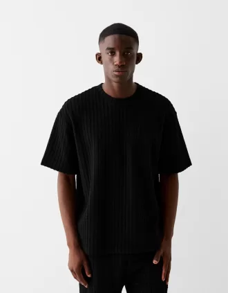 Textured striped short sleeve T-shirt