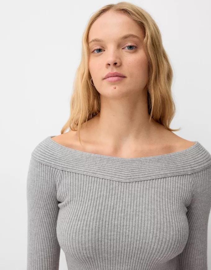 V-neck off-the-shoulder sweater V-neck off-the-shoulder sweater
