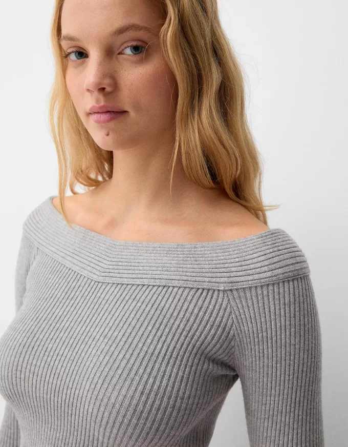 V-neck off-the-shoulder sweater V-neck off-the-shoulder sweater