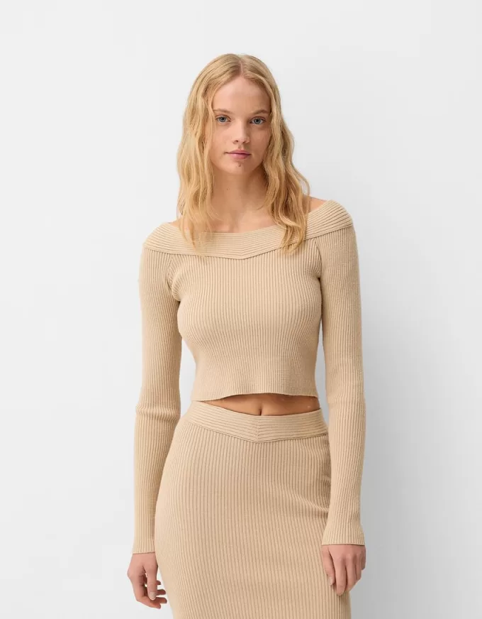 V-neck off-the-shoulder sweater V-neck off-the-shoulder sweater