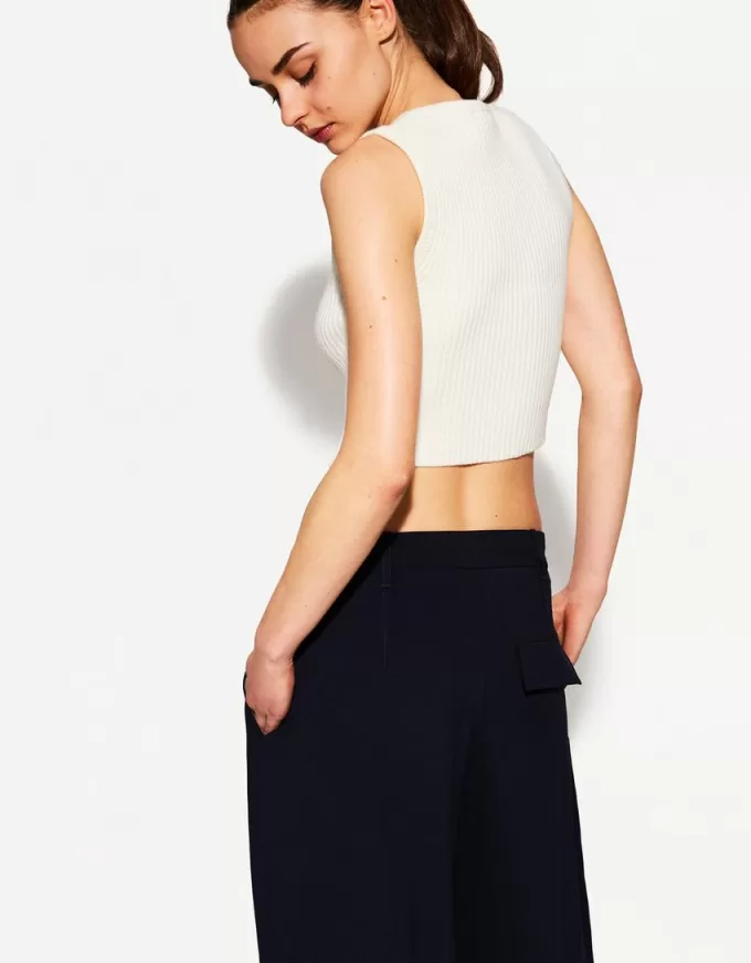 V-neck ribbed vest V-neck ribbed vest