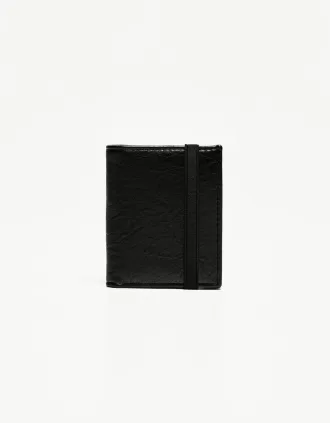 Wallet with elastic closure