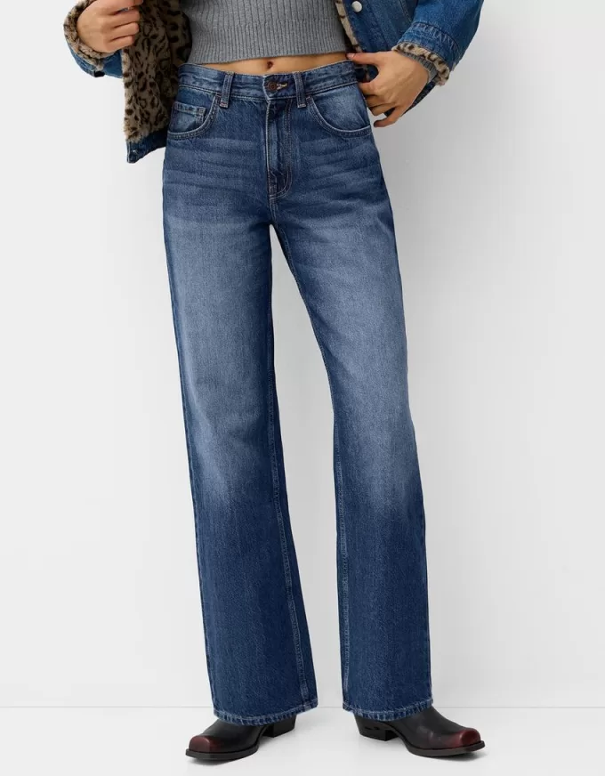 Wide-leg ’90s jeans Wide-leg ’90s jeans