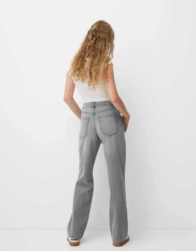 Wide-leg ’90s jeans Wide-leg ’90s jeans