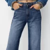 Wide-leg ’90s jeans Wide-leg ’90s jeans