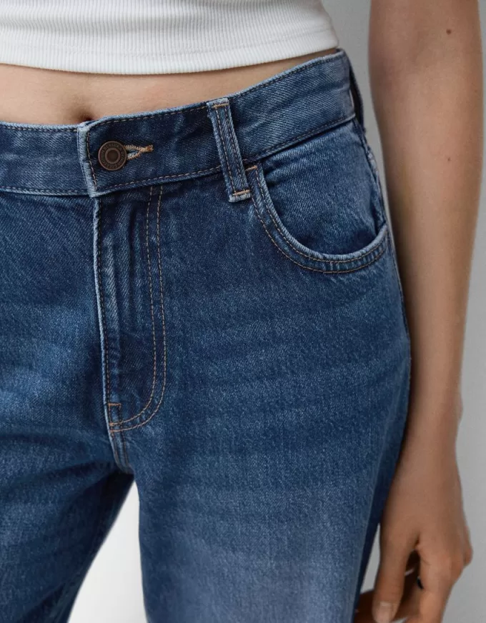 Wide-leg ’90s jeans Wide-leg ’90s jeans