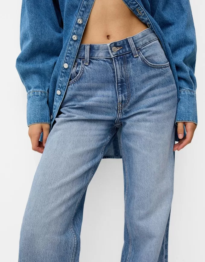 Wide-leg ’90s jeans Wide-leg ’90s jeans