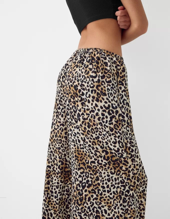 Wide-leg sateen animal print pants Wide-leg sateen animal print pants