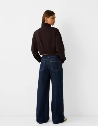 Zipped sweatshirt with embroidery Zipped sweatshirt with embroidery